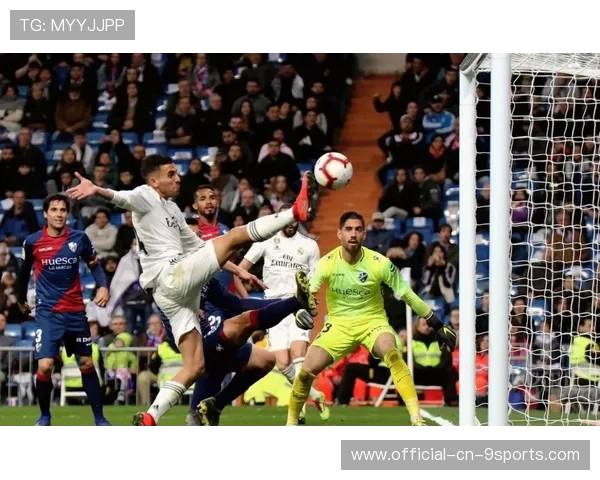 阿隆索伤退皇马告急：风云变幻背后的战术调整与未来展望